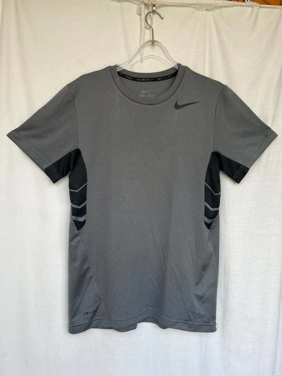 Camisola de desporto cinzenta Nike
